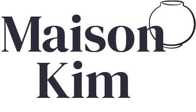 Logo de Maison Kim avec une jarre de lune coréenne